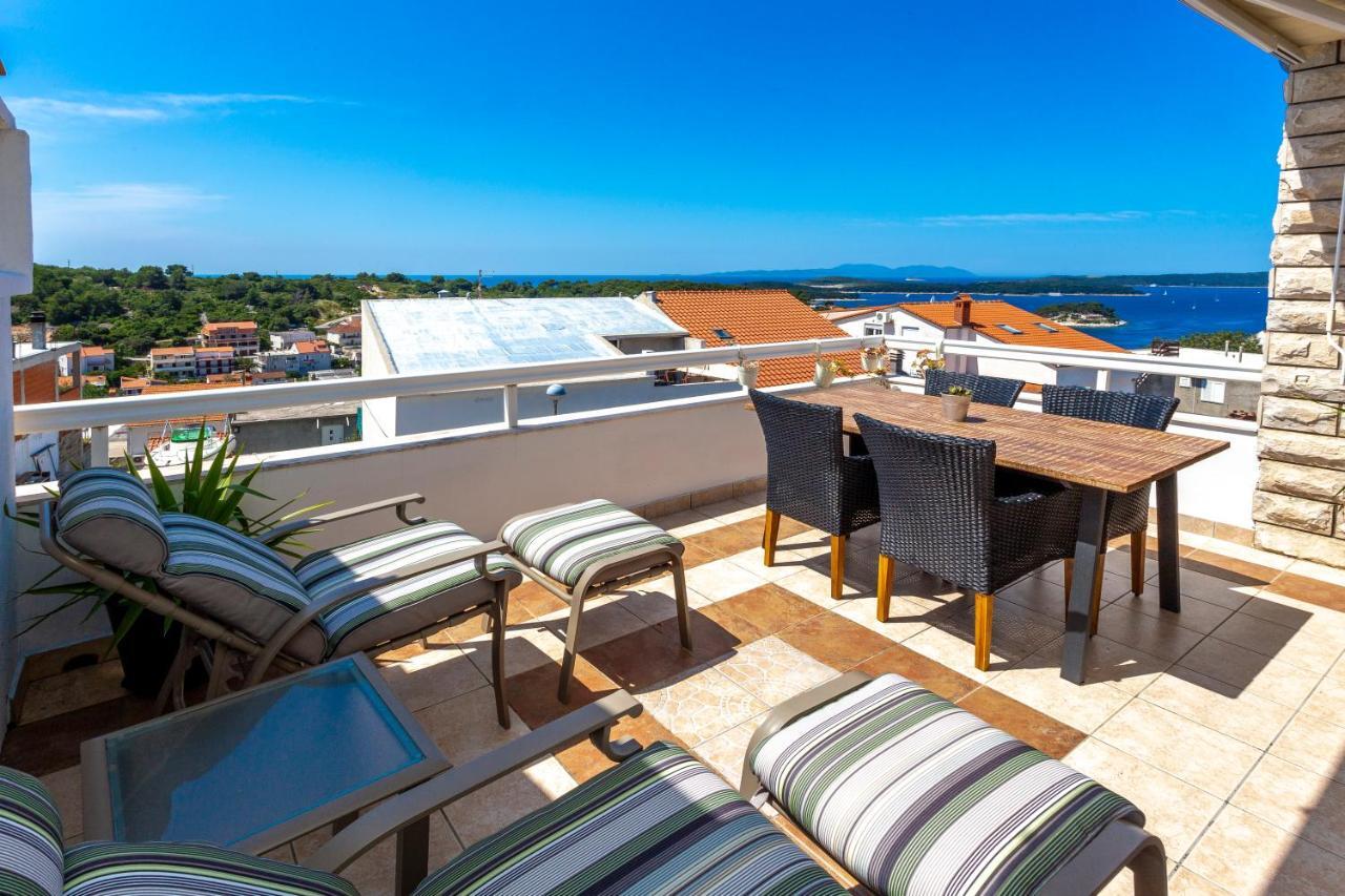 Peaceful Apartment With Beautiful View Hvar Town Esterno foto